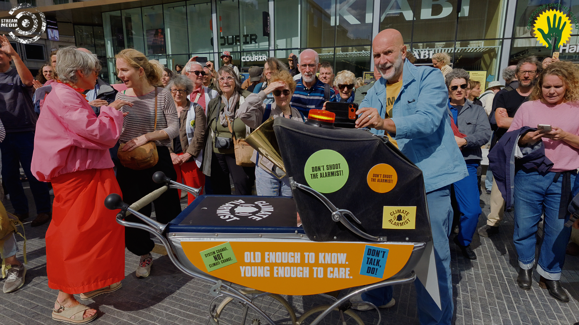 📢 Grootouders luiden de noodklok op het Muntplein!