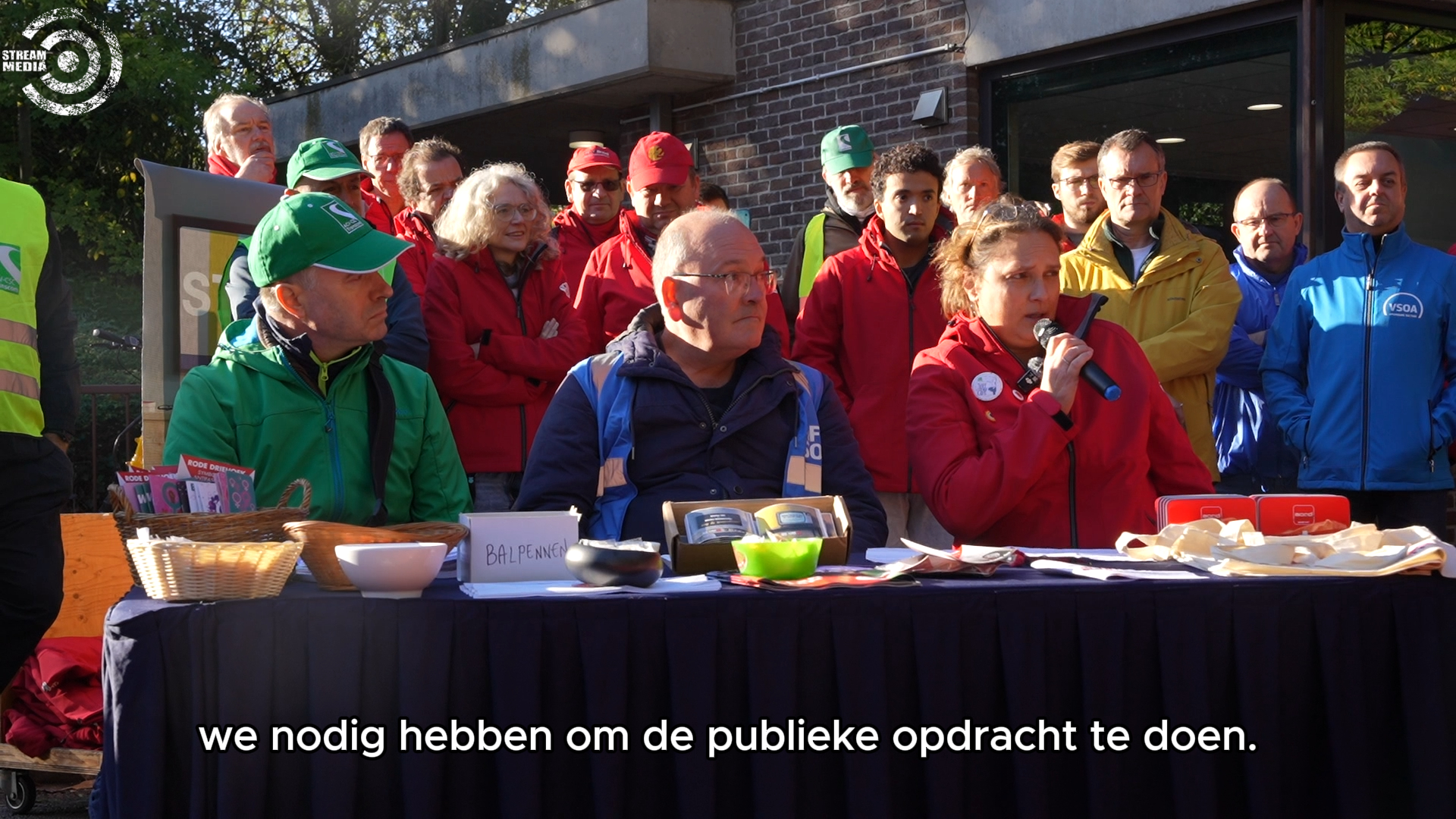 VRT-vakbonden luiden alarmbel tijdens massale stakingsdag: “Het licht in onze samenleving dooft uit”
